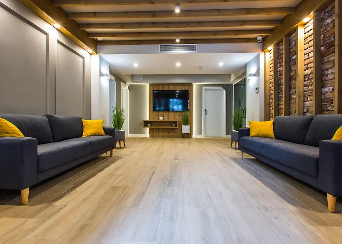 Hillhouse Konukevi 4*