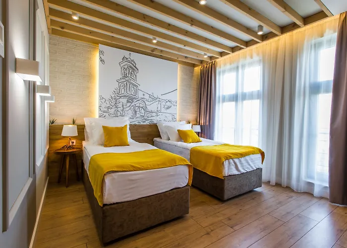 Konukevi Hillhouse 4*