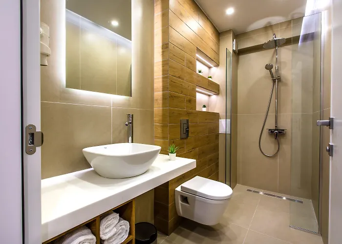 Hillhouse Konukevi 4*