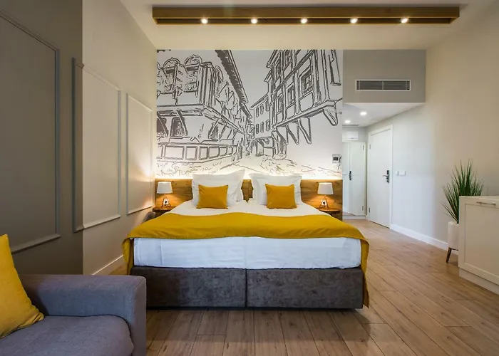 Hillhouse Konukevi 4*