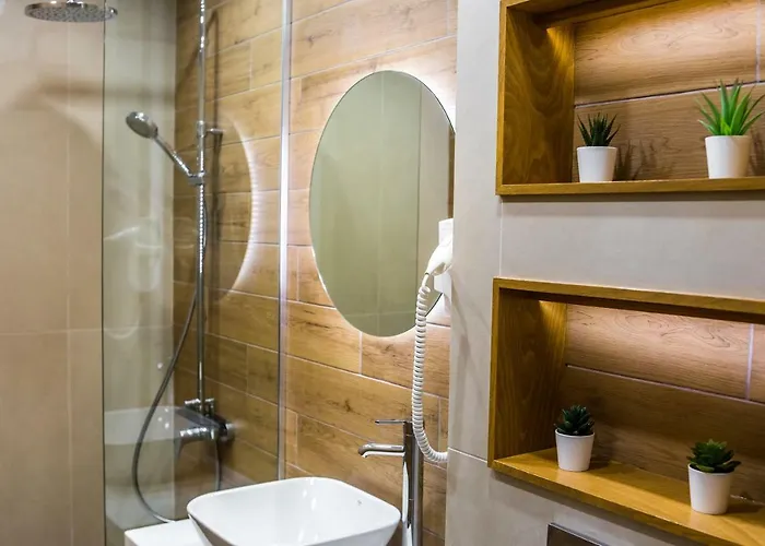 Konukevi Hillhouse 4*