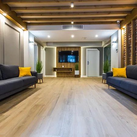 Hillhouse Гостевой дом 4*