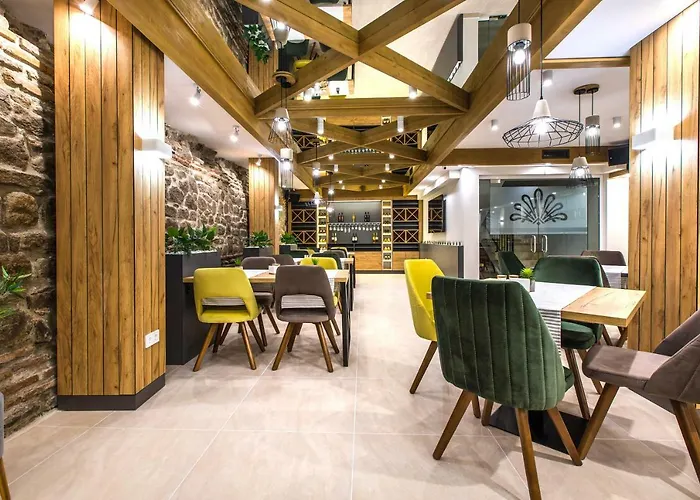 Hillhouse Gæstehus 4*