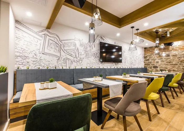 Hillhouse Gæstehus 4*